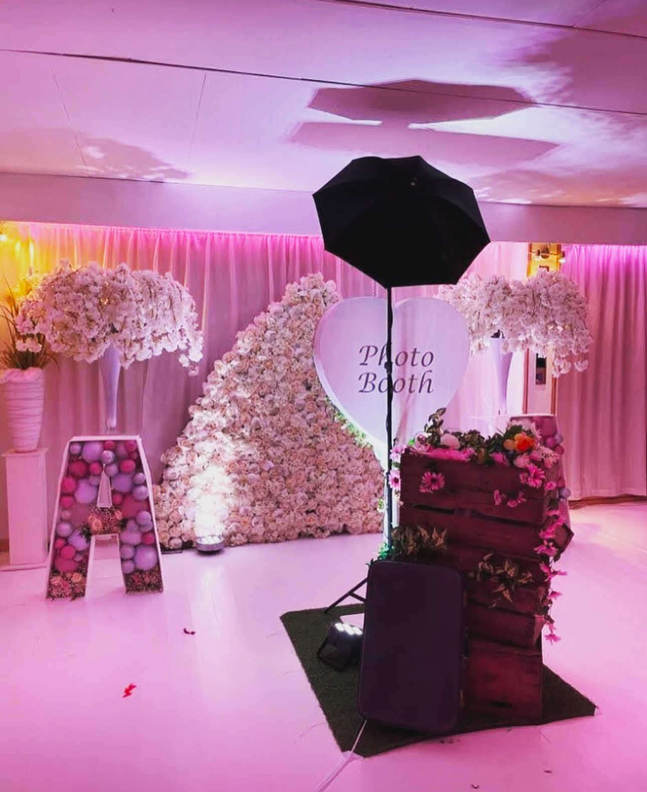 Romantic photobooth set-up 